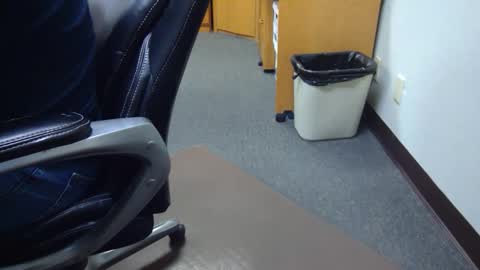 Snapshot of useemie chatting on February 17, 2025, 10:47 pm useemie online show from February 17, 2025, 10:47 pm