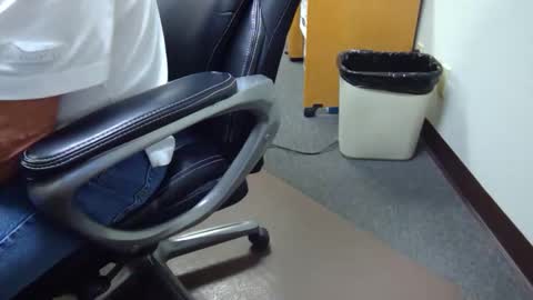 Snapshot of useemie chatting on October 2, 2025, 10:50 pm useemie online show from October 2, 2025, 10:50 pm