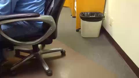 Snapshot of useemie chatting on October 13, 2025, 8:31 pm useemie online show from October 13, 2025, 8:31 pm