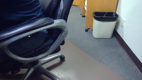 Snapshot of useemie chatting on October 28, 2025, 10:45 pm useemie online show from October 28, 2025, 10:45 pm