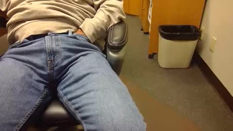 Snapshot of useemie chatting on October 31, 2025, 6:42 pm useemie online show from October 31, 2025, 6:42 pm