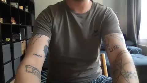 Snapshot of uwantitno chatting on February 19, 2025, 7:17 am uwantitno online show from February 19, 2025, 7:17 am