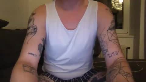 Snapshot of uwantitno chatting on February 26, 2025, 5:17 pm uwantitno online show from February 26, 2025, 5:17 pm