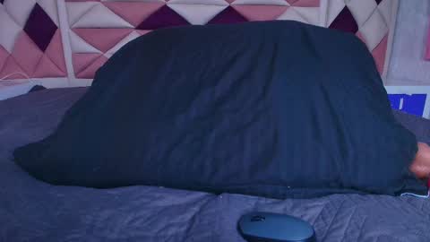 Snapshot of vale_castro1 chatting on September 14, 2025, 7:13 pm Valentina online show from September 14, 2025, 7:13 pm