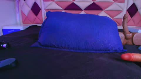 Snapshot of vale_castro1 chatting on September 22, 2025, 7:27 pm Valentina online show from September 22, 2025, 7:27 pm