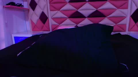 Snapshot of vale_castro1 chatting on September 25, 2025, 7:28 pm Valentina online show from September 25, 2025, 7:28 pm