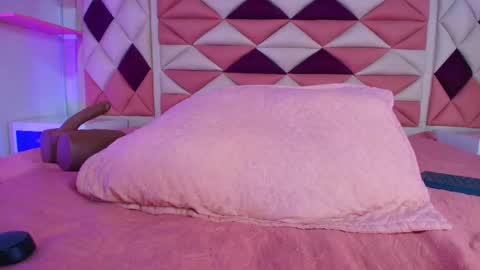 Snapshot of vale_castro1 chatting on September 26, 2025, 7:18 pm Valentina online show from September 26, 2025, 7:18 pm