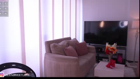 Snapshot of valensweetlove chatting on January 6, 2025, 5:27 pm Valen online show from January 6, 2025, 5:27 pm