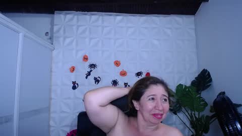 Valentina  online show from October 20, 2025, 6:08 pm