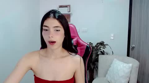 Snapshot of valentinasweet_ chatting on November 3, 2025, 12:46 am Valentina online show from November 3, 2025, 12:46 am