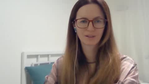 Snapshot of valerie_rose777 chatting on October 19, 2025, 6:30 pm valerie_rose777 online show from October 19, 2025, 6:30 pm