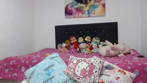 Snapshot of valerie_rousse chatting on February 25, 2025, 2:14 am valerie_rousse online show from February 25, 2025, 2:14 am