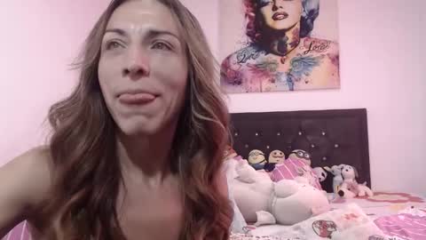 Snapshot of valerie_rousse chatting on March 12, 2025, 9:35 pm valerie_rousse online show from March 12, 2025, 9:35 pm