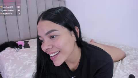 Cris  online show from February 22, 2025, 9:15 pm