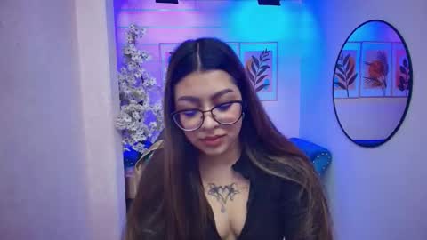 Snapshot of valery_m00n chatting on October 27, 2025, 12:20 pm VALERY.  online show from October 27, 2025, 12:20 pm