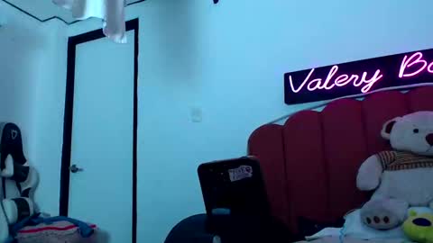 B V Naughty online show from December 18, 2024, 1:37 am