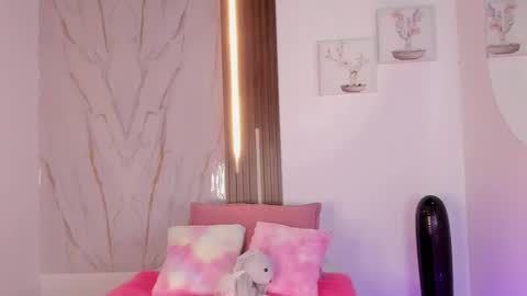 Snapshot of valloletsamar chatting on September 28, 2025, 12:10 pm Vallolet Peach  online show from September 28, 2025, 12:10 pm