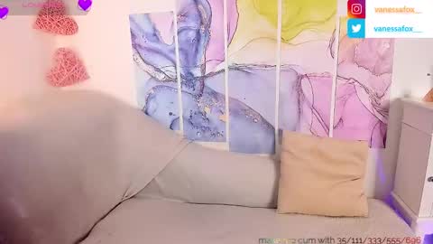Snapshot of vanessafox__ chatting on February 6, 2025, 12:59 pm V online show from February 6, 2025, 12:59 pm