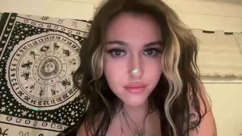 Snapshot of vanessaluvs2play chatting on November 4, 2025, 1:48 am vanessaluvs2play online show from November 4, 2025, 1:48 am