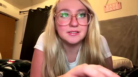 Snapshot of vanillapuddingpie chatting on January 8, 2025, 2:46 am vanillapuddingpie online show from January 8, 2025, 2:46 am