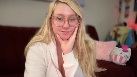 Snapshot of vanillapuddingpie chatting on February 5, 2025, 2:51 am vanillapuddingpie online show from February 5, 2025, 2:51 am