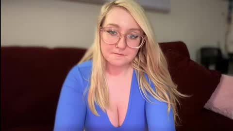 Snapshot of vanillapuddingpie chatting on February 28, 2025, 3:59 am vanillapuddingpie online show from February 28, 2025, 3:59 am