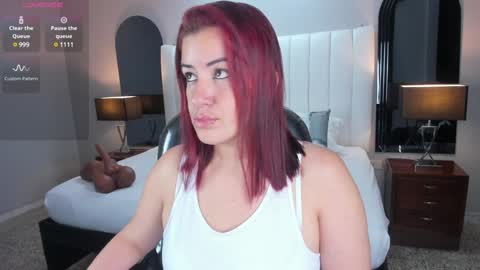 Snapshot of vanitysex chatting on January 15, 2025, 11:43 am Karine online show from January 15, 2025, 11:43 am
