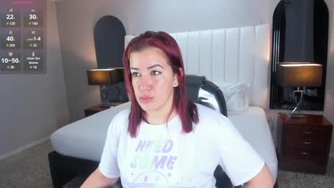 Snapshot of vanitysex chatting on January 20, 2025, 11:35 am Karine online show from January 20, 2025, 11:35 am