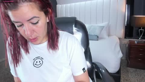 Snapshot of vanitysex chatting on January 30, 2025, 11:33 am Karine online show from January 30, 2025, 11:33 am