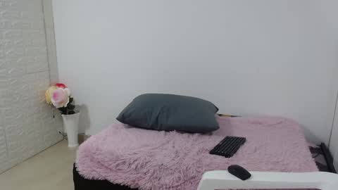 Snapshot of vanse_lust chatting on January 22, 2025, 2:59 am Karuna online show from January 22, 2025, 2:59 am