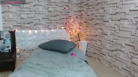 Snapshot of vanse_lust chatting on March 6, 2025, 12:32 am Karuna online show from March 6, 2025, 12:32 am