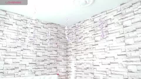 Snapshot of vanse_lust chatting on September 9, 2025, 9:14 pm Karuna online show from September 9, 2025, 9:14 pm