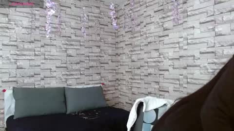 Snapshot of vanse_lust chatting on September 19, 2025, 6:19 pm Karuna online show from September 19, 2025, 6:19 pm