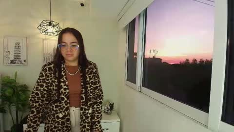 Snapshot of vctoria_collins_ chatting on September 11, 2025, 10:48 am Victoria online show from September 11, 2025, 10:48 am