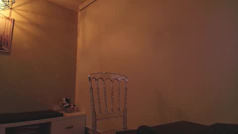Snapshot of vctoria_collins_ chatting on September 19, 2025, 10:49 am Victoria online show from September 19, 2025, 10:49 am