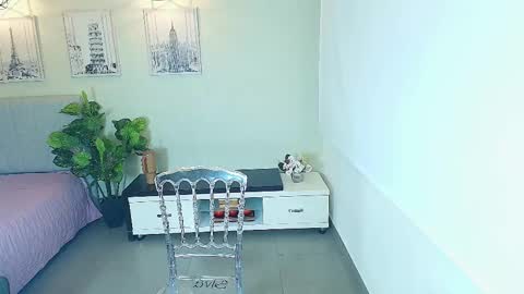 Snapshot of vctoria_collins_ chatting on September 20, 2025, 11:00 am Victoria online show from September 20, 2025, 11:00 am