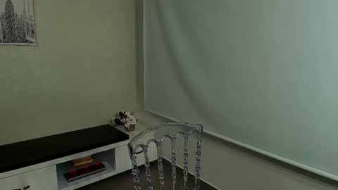 Snapshot of vctoria_collins_ chatting on September 22, 2025, 11:01 am Victoria online show from September 22, 2025, 11:01 am