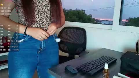 Snapshot of vctoria_collins_ chatting on October 7, 2025, 11:07 am Victoria online show from October 7, 2025, 11:07 am