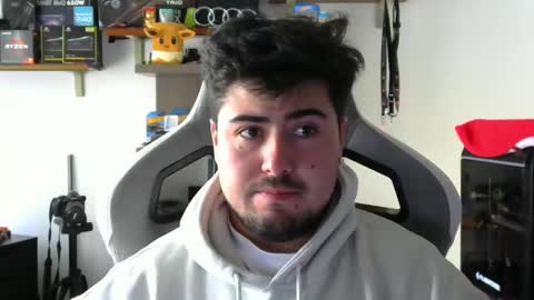 Snapshot of veils24 chatting on October 14, 2025, 2:18 pm Charles online show from October 14, 2025, 2:18 pm