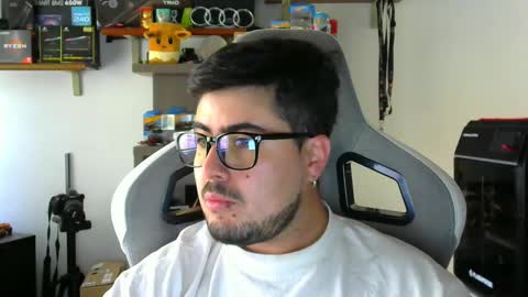 Snapshot of veils24 chatting on November 4, 2025, 3:00 pm Charles online show from November 4, 2025, 3:00 pm