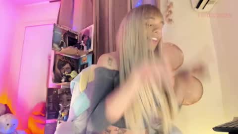 Snapshot of venuslusty chatting on February 16, 2025, 12:54 pm Venus online show from February 16, 2025, 12:54 pm