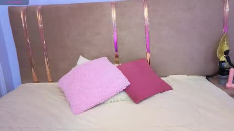 Snapshot of veronica_mae chatting on September 16, 2025, 4:13 am VERONICA online show from September 16, 2025, 4:13 am