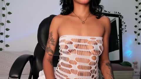 Snapshot of vianka_millerxxx chatting on January 17, 2025, 5:32 am Vianka online show from January 17, 2025, 5:32 am