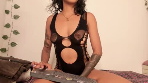 Snapshot of vianka_millerxxx chatting on February 19, 2025, 11:36 pm Vianka online show from February 19, 2025, 11:36 pm