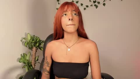 Snapshot of vianka_millerxxx chatting on February 26, 2025, 6:26 am Vianka online show from February 26, 2025, 6:26 am