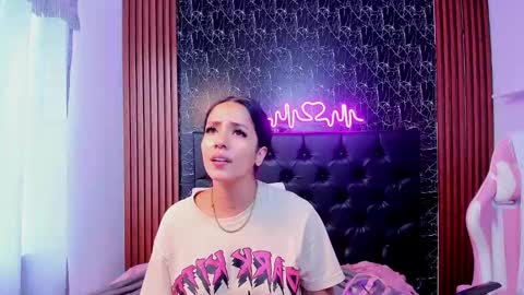 Snapshot of vichy_evans chatting on March 8, 2025, 7:42 pm Vichy  Everyday From 1400 to 2130 Col Time online show from March 8, 2025, 7:42 pm