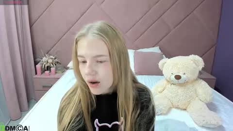 Snapshot of vicki_todd chatting on October 2, 2025, 1:23 am vicki todd online show from October 2, 2025, 1:23 am