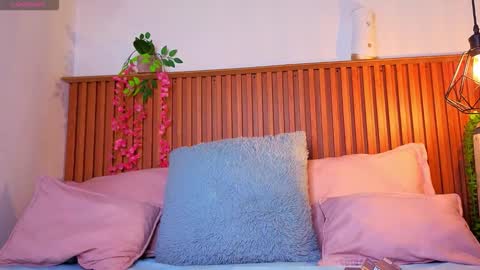 Snapshot of vicky_bass chatting on October 17, 2025, 6:21 pm VICTORIA online show from October 17, 2025, 6:21 pm