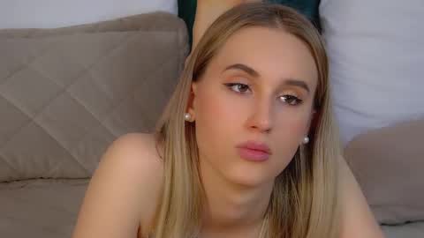 Snapshot of victoriahopson chatting on October 16, 2025, 6:42 pm Victoria online show from October 16, 2025, 6:42 pm