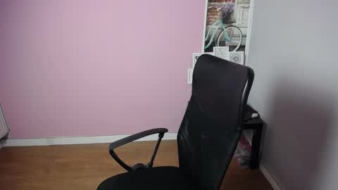 Snapshot of viktoria_lovely chatting on September 16, 2025, 6:36 am viktoria_lovely online show from September 16, 2025, 6:36 am